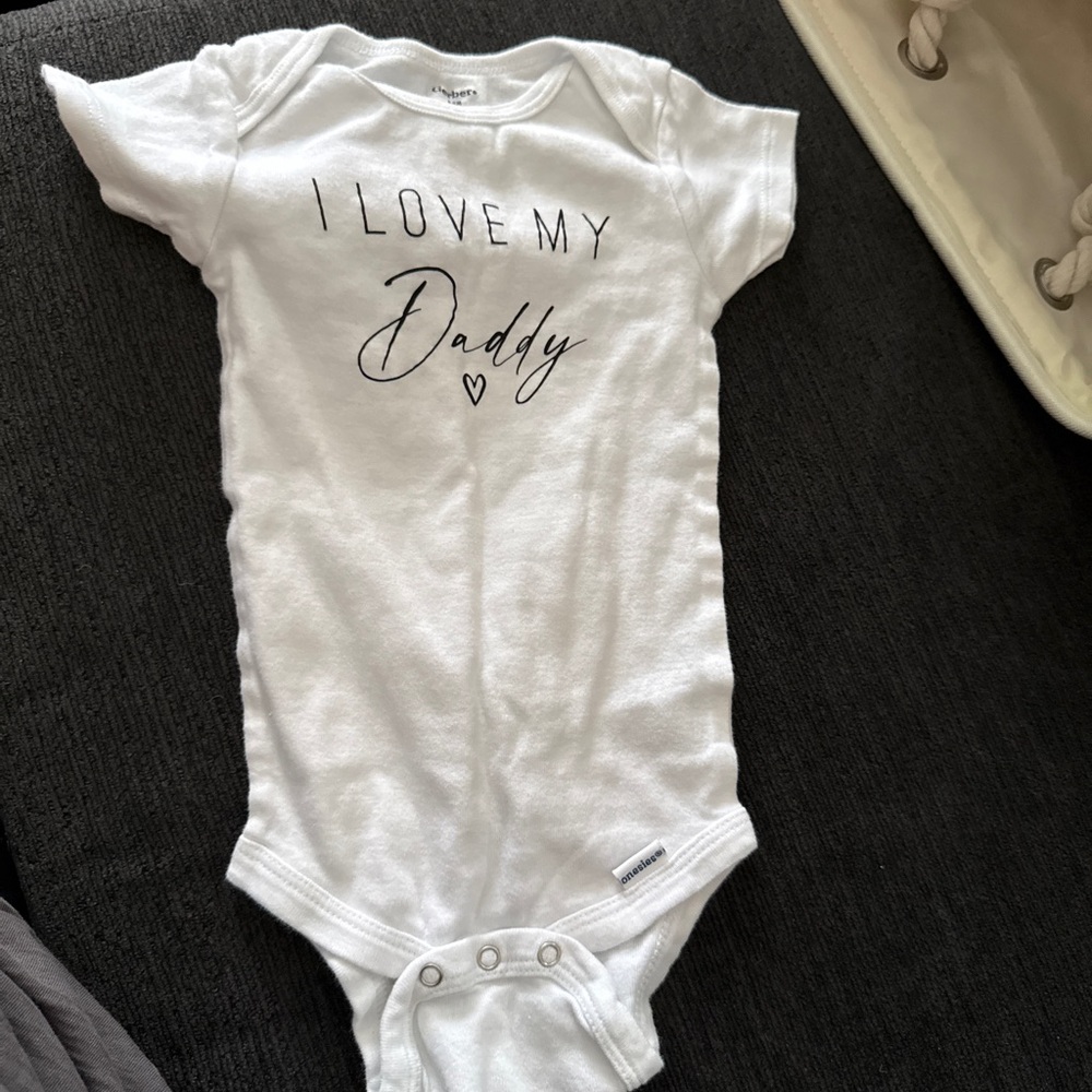Gerber White 'I Love My Daddy' Bodysuit